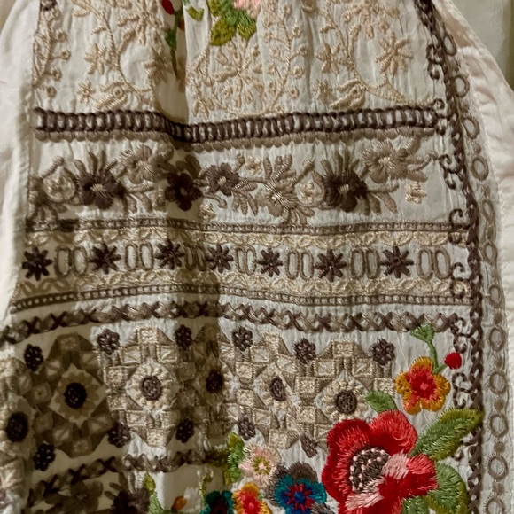 Johnny Was Soft Embroidered Top - Picture 2 of 4